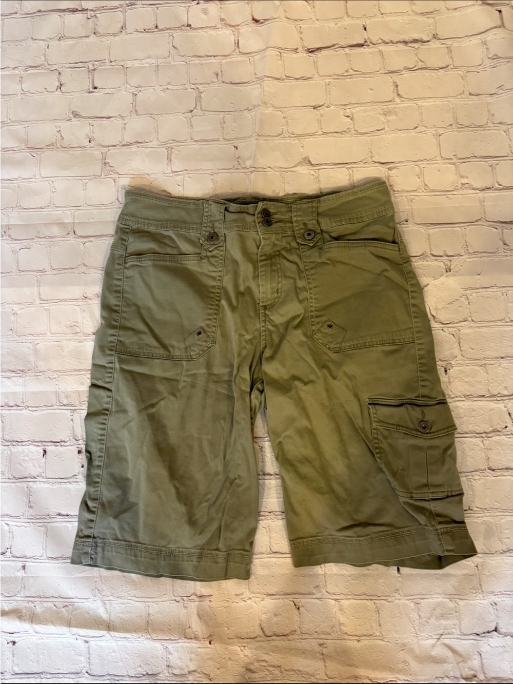 Gloria Vanderbilt Olive Green Cargo Shorts